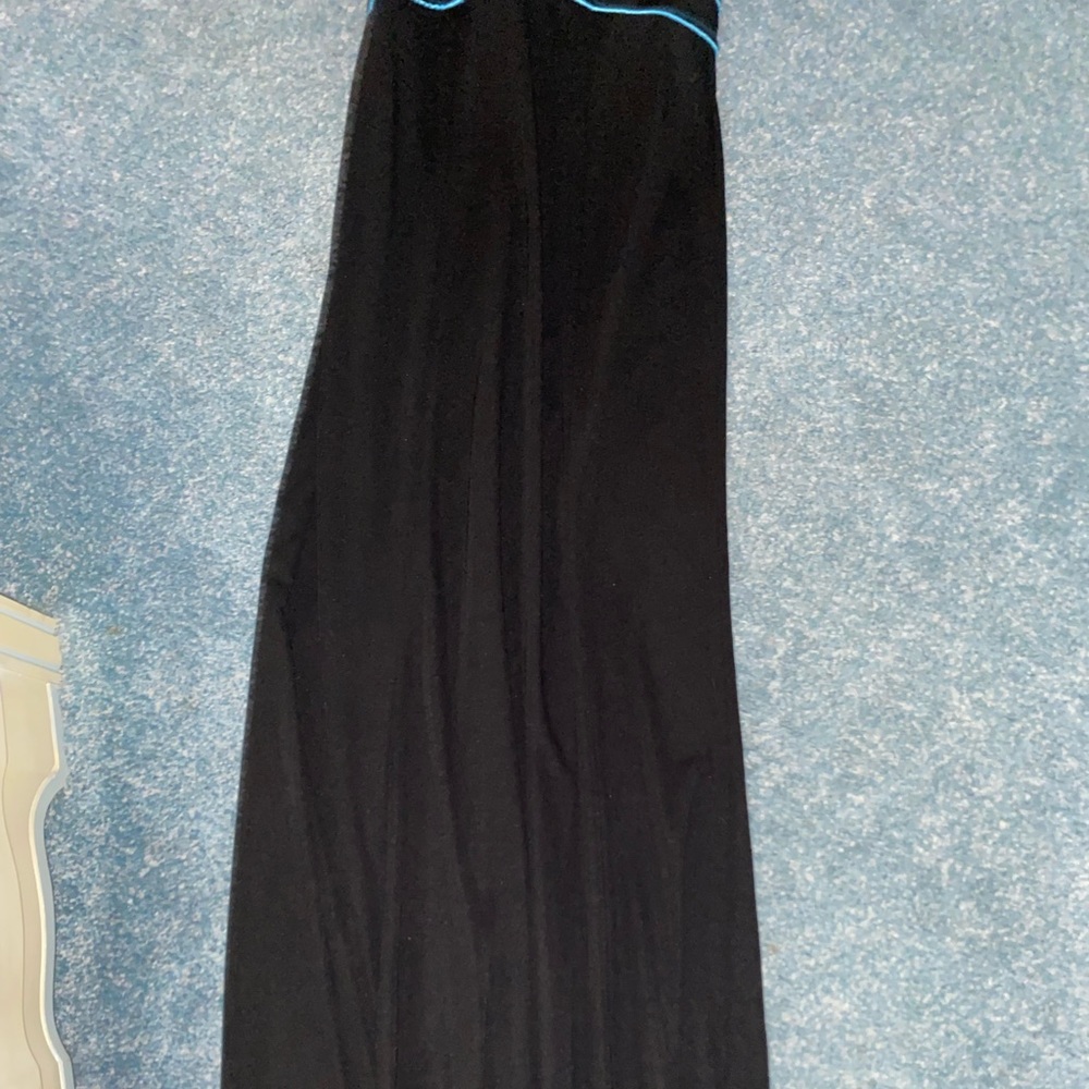 Backless gown
